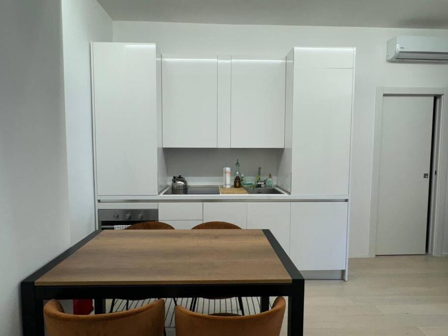 Modern Apartment - Walking Distance To Milan Central Station Εξωτερικό φωτογραφία